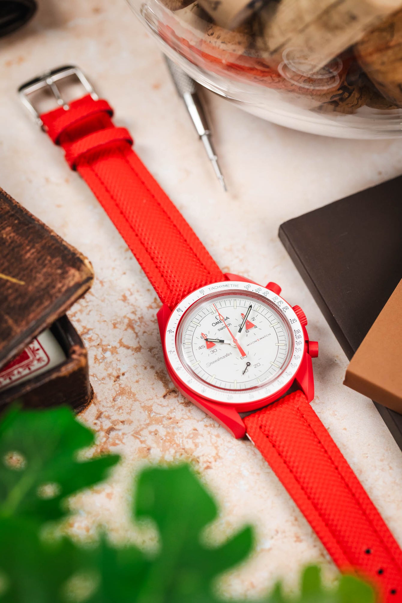 Di-Modell TRAVELLER PU Nylon Waterproof Watch Strap in RED