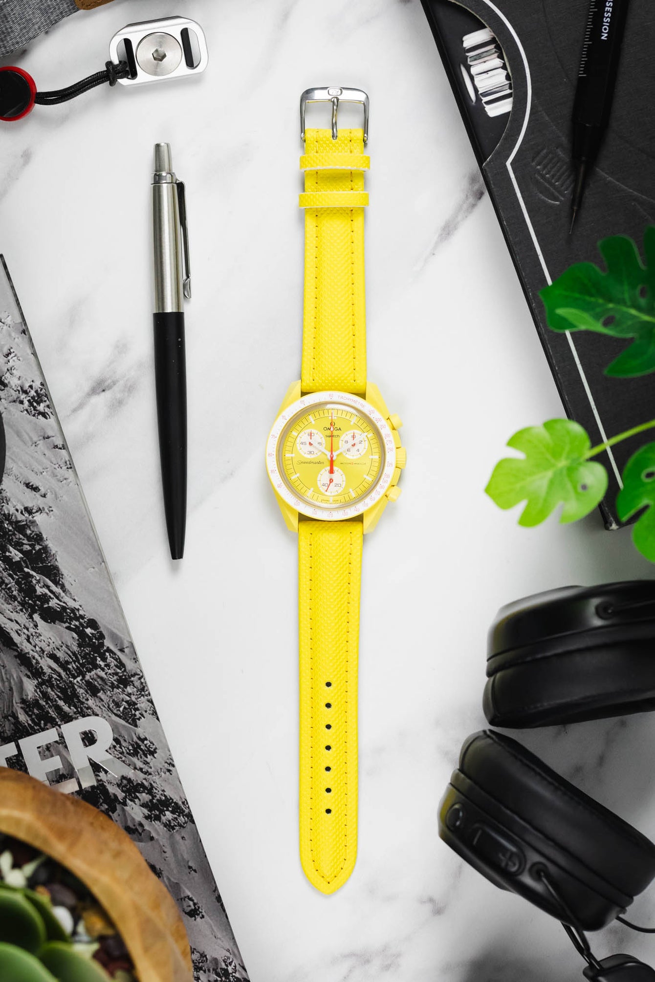 Di-Modell TRAVELLER PU Nylon Waterproof Watch Strap in YELLOW