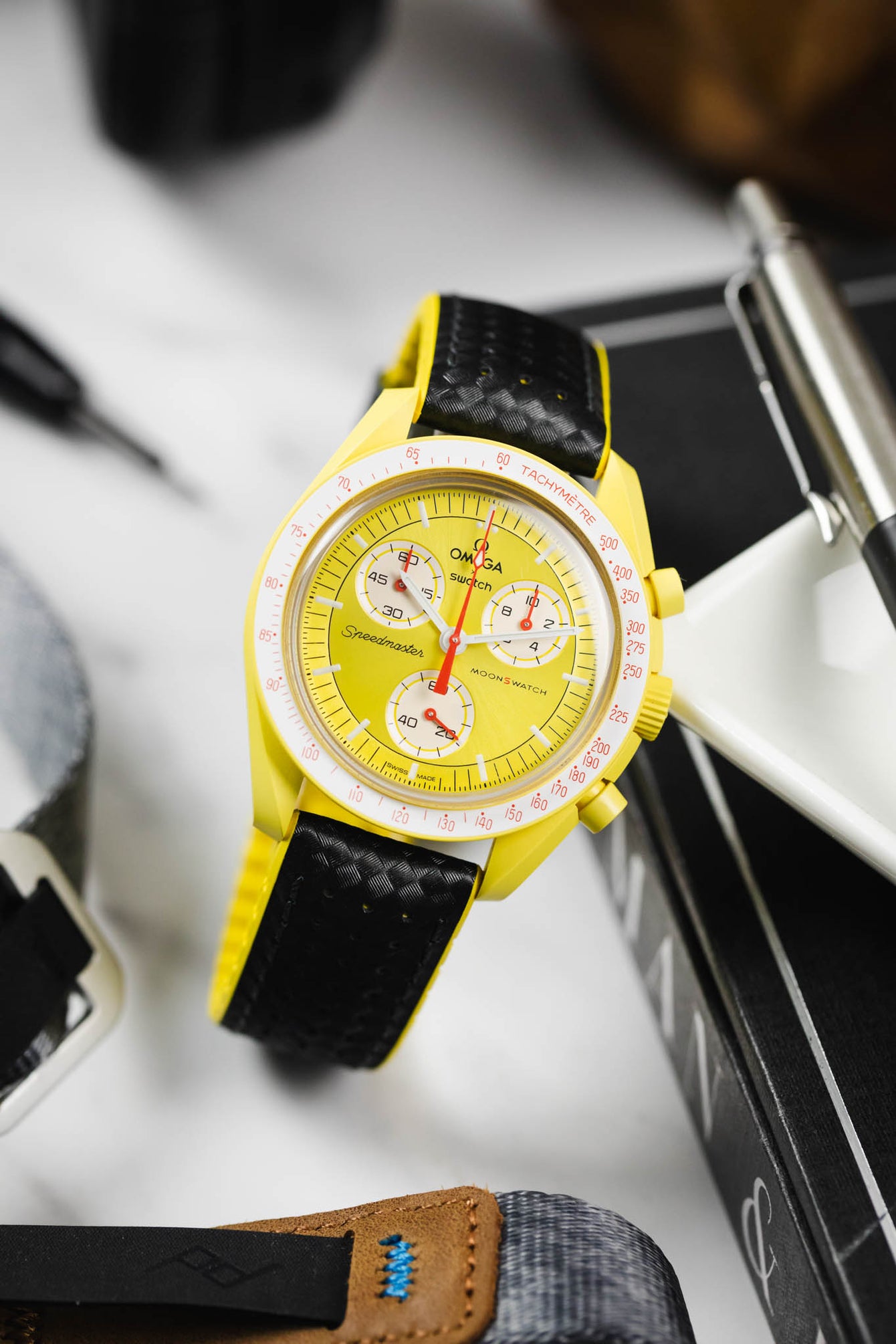 Hirsch AYRTON Performance Carbon Embossed Watch Strap in BLACK/YELLOW