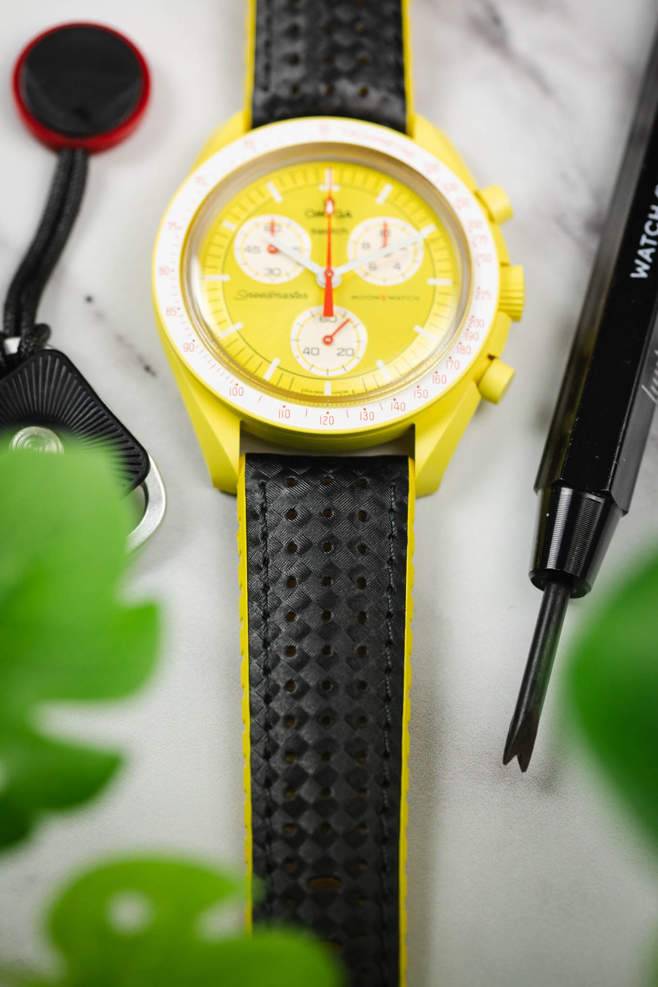 Hirsch AYRTON Performance Carbon Embossed Watch Strap in BLACK/YELLOW