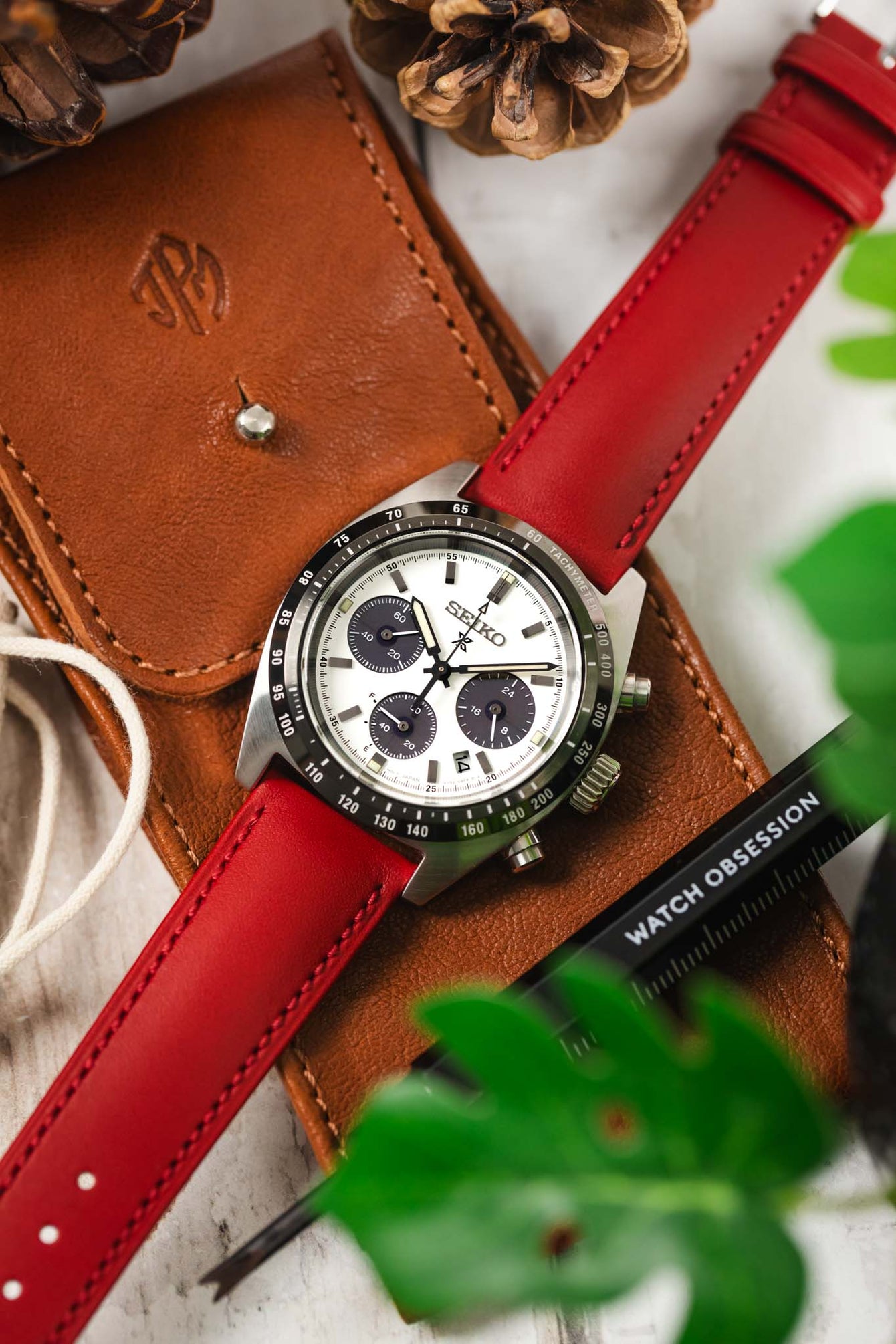 Hirsch KENT Textured Natural Leather Watch Strap in RED