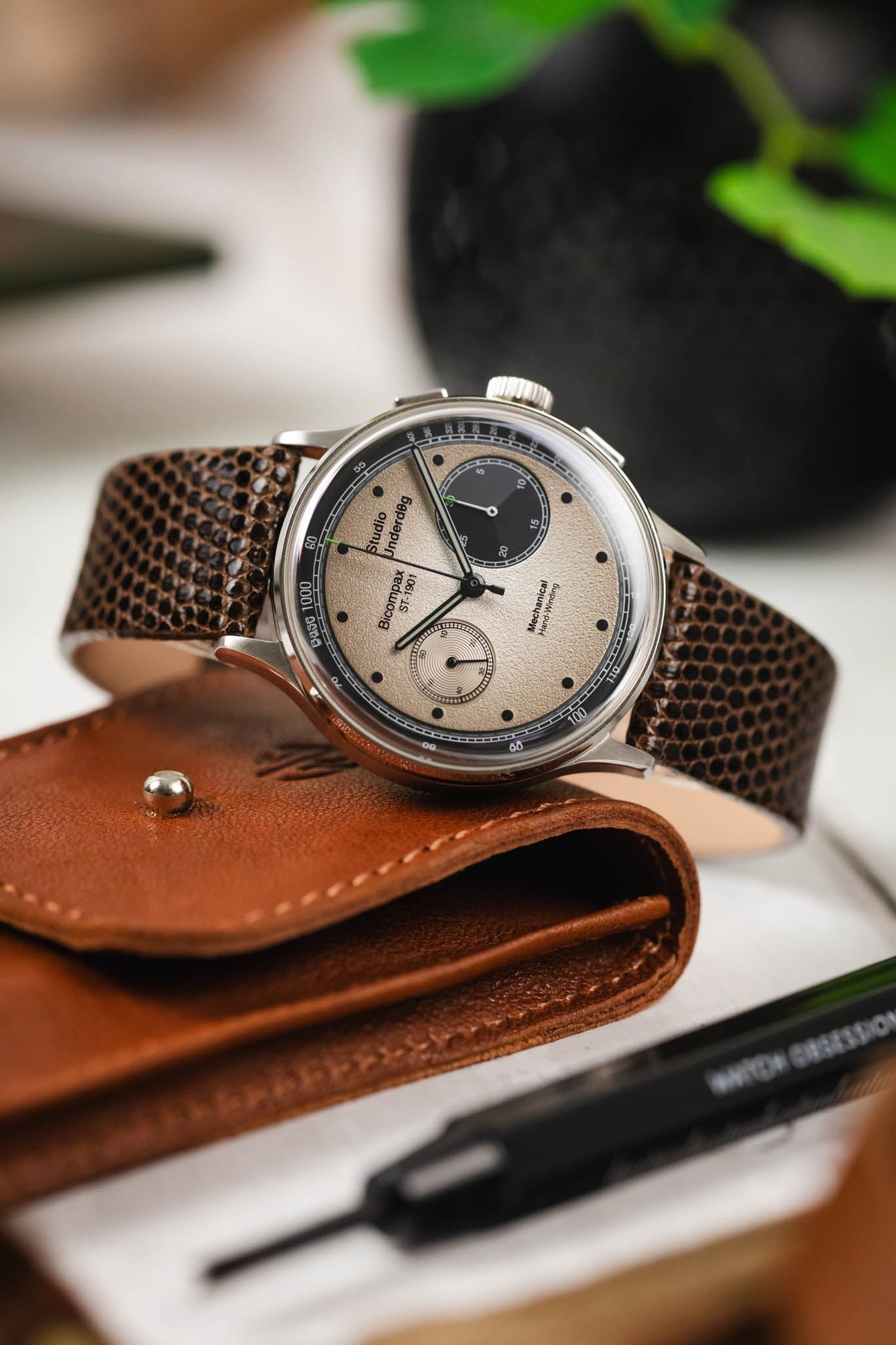 Hirsch LIZARD Leather Watch Strap in BROWN