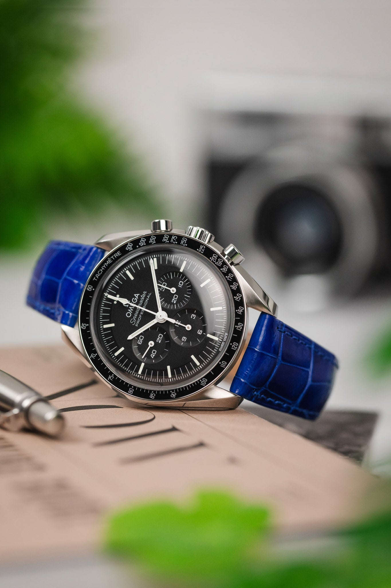 Omega speedmaster best sale crocodile strap