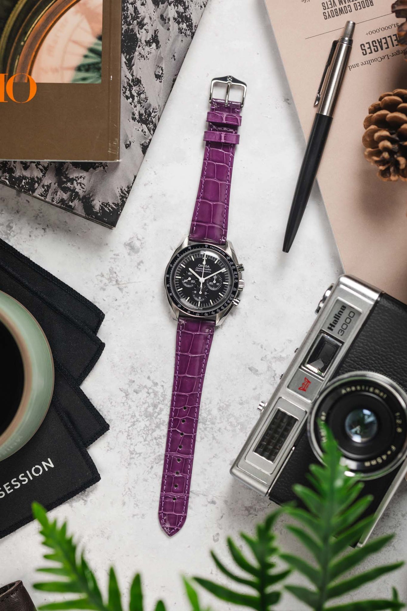 Hirsch LONDON Shiny Alligator Leather Watch Strap in VIOLET