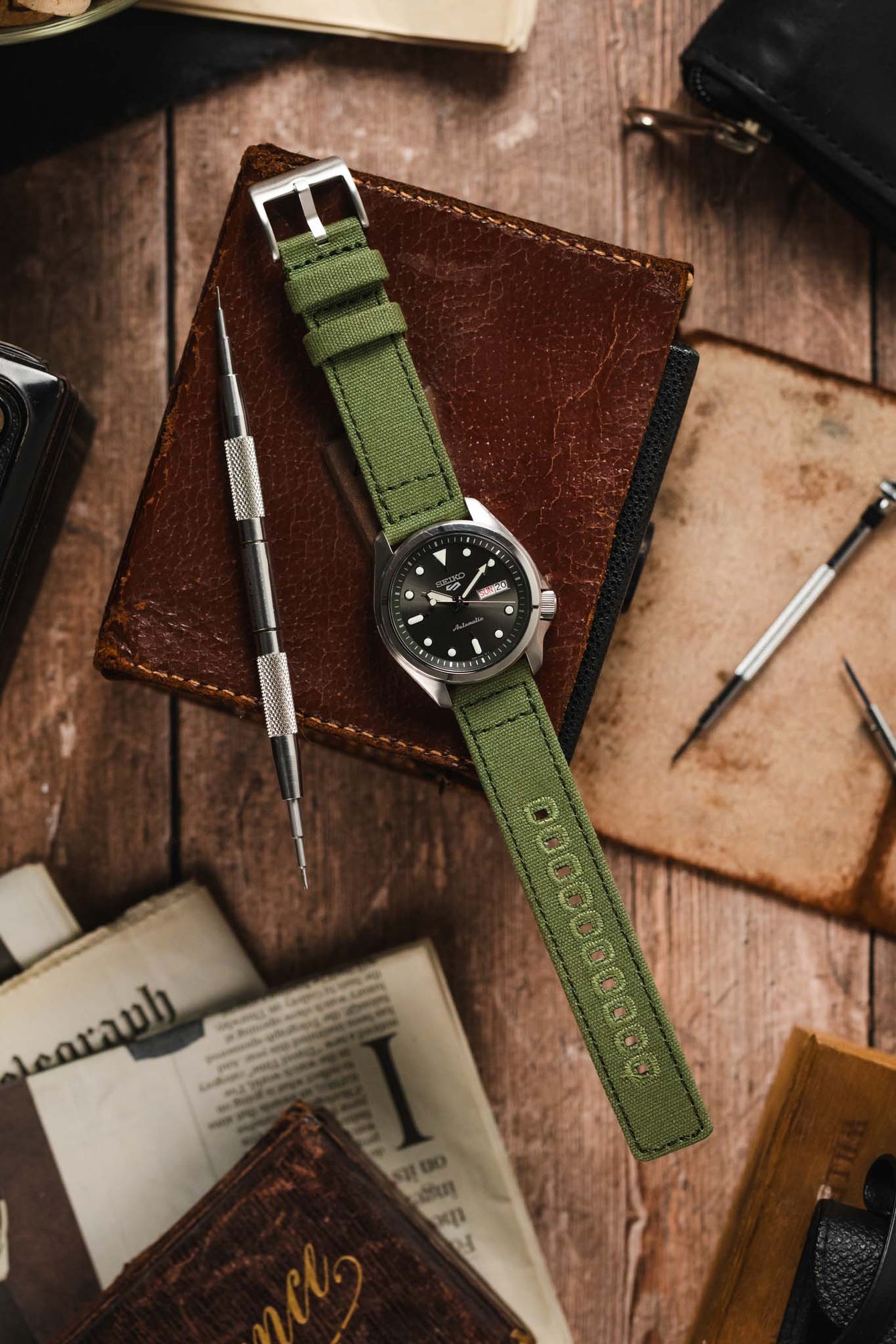 Quick-Release Canvas Watch Strap in GREEN