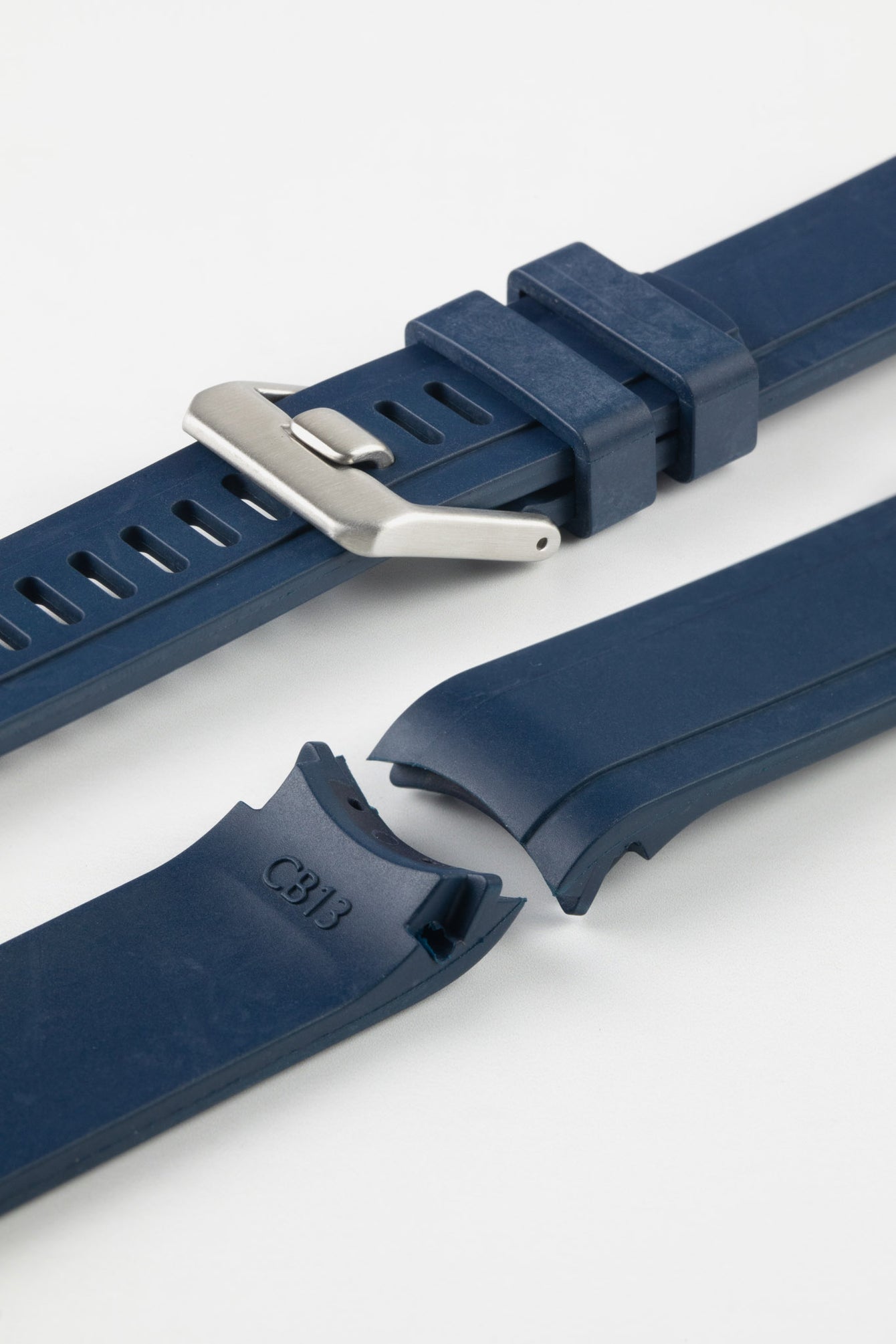 CRAFTER BLUE CB13 Rubber Watch Strap for Seiko MM200 Series – NAVY with Rubber Keepers