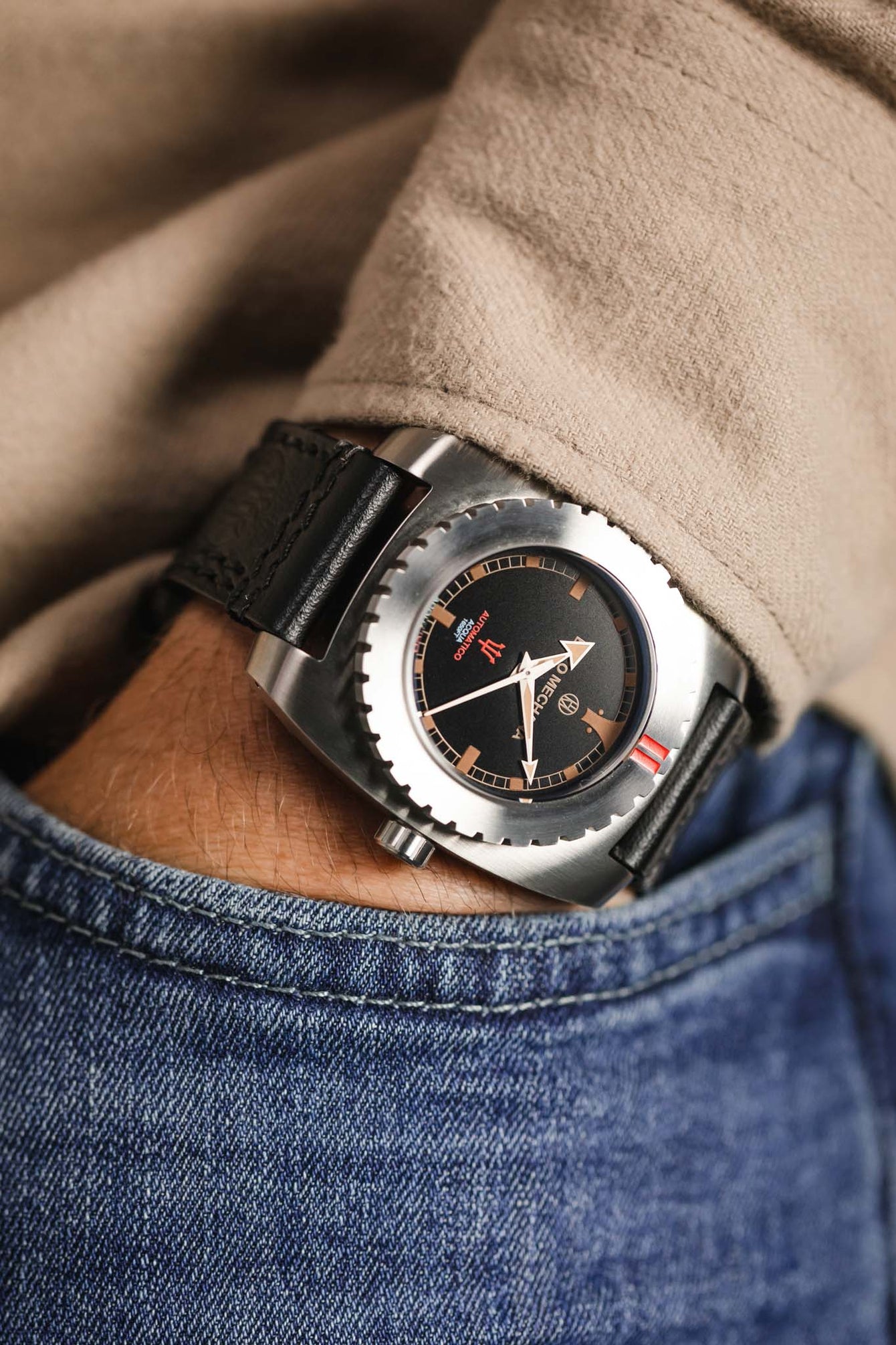 Enzo Mechana Acqua (on wrist)