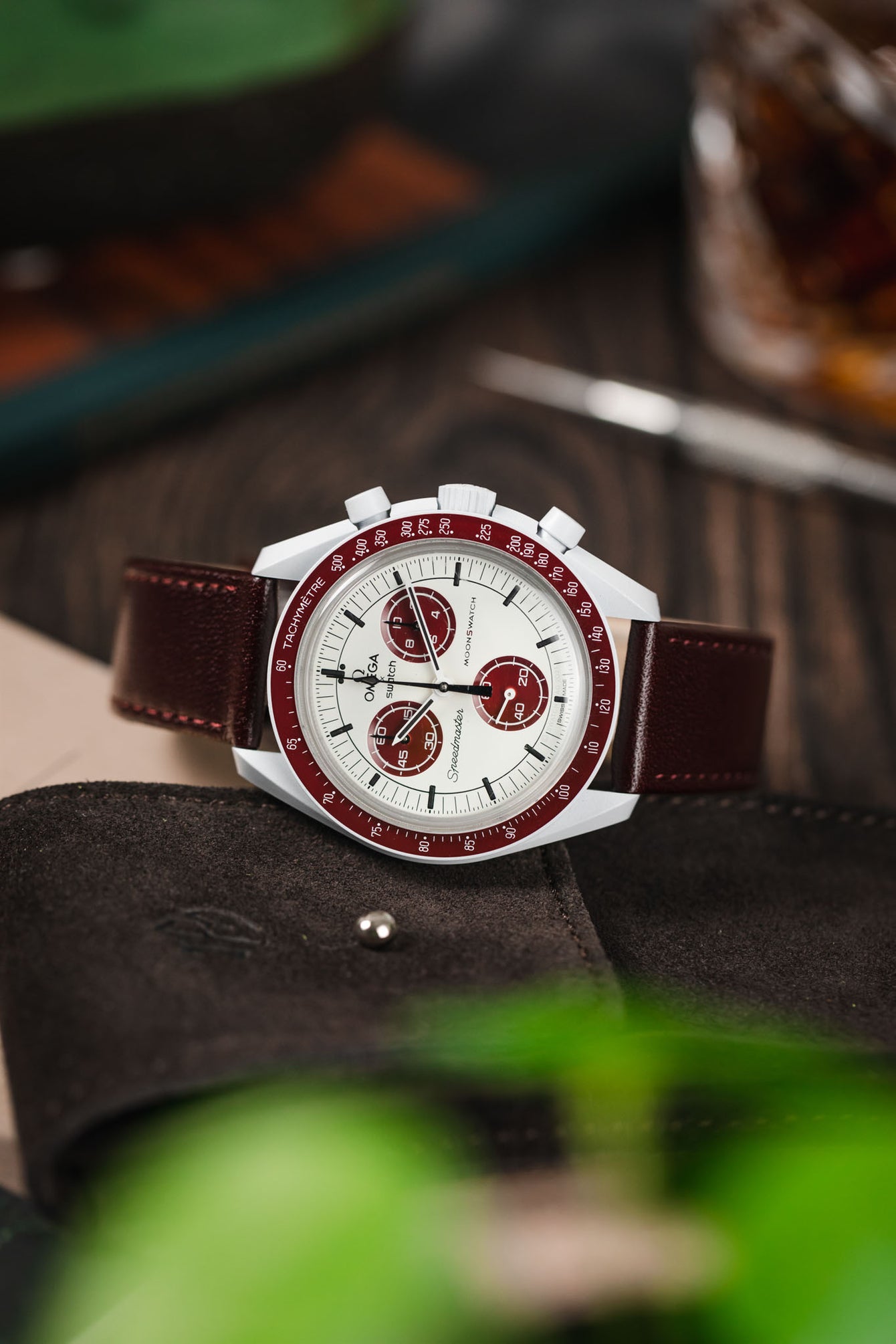 Hirsch OSIRIS Calf Leather Watch Strap in BURGUNDY