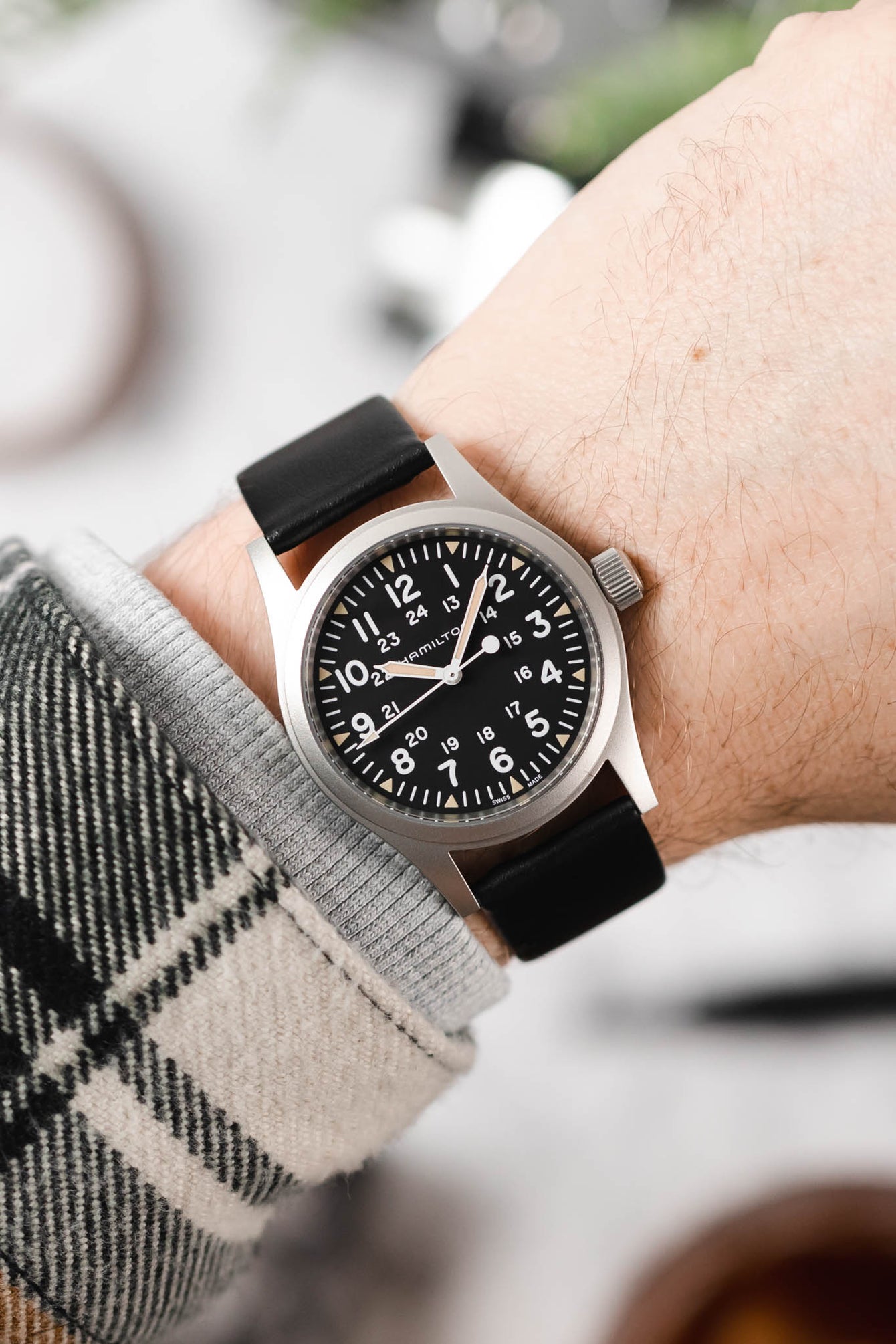 Hirsch TORONTO Quick-Release Watch Strap Fine-Grained Leather in BLACK