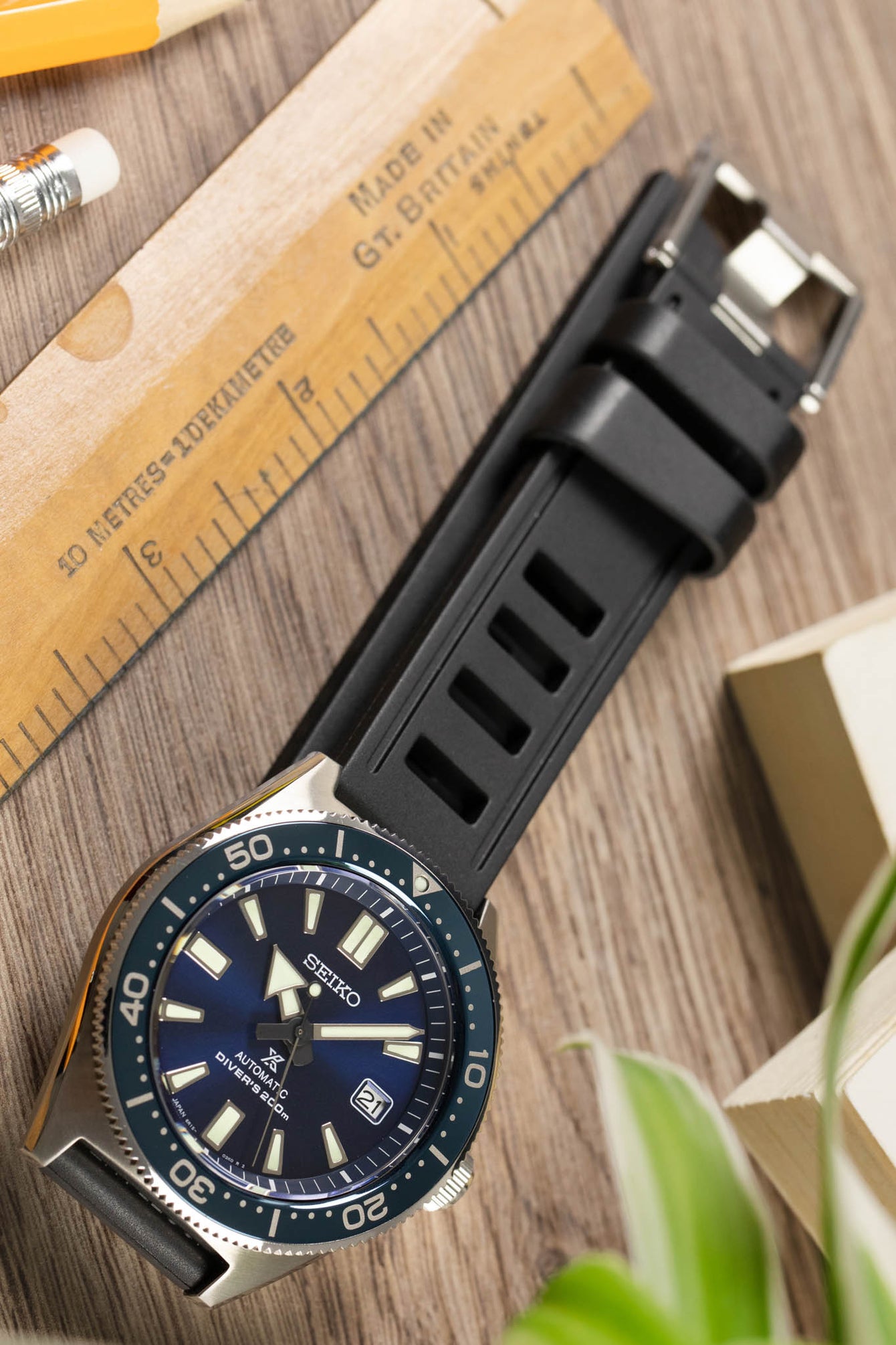 ISOfrane Rubber Dive Watch Strap in BLACK