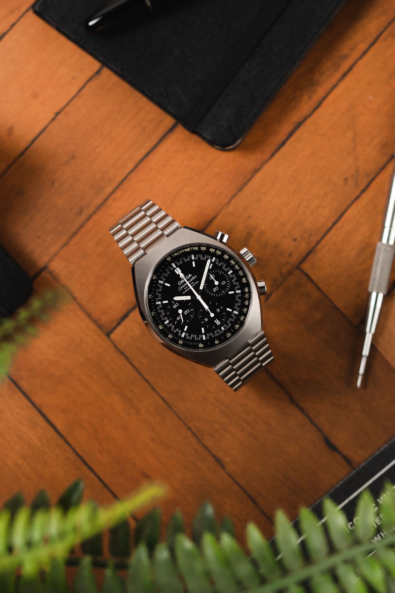 OMEGA 327.10.43.50.01.001 Speedmaster Mark II 42.5mm Co-Axial Chronograph - Black Dial