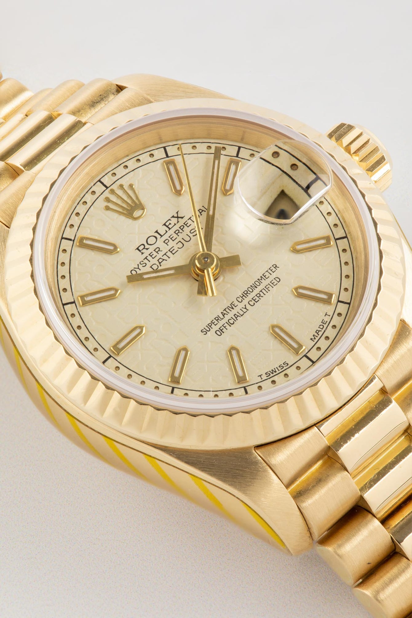 ROLEX DateJust Ladies 26mm - 18K Gold