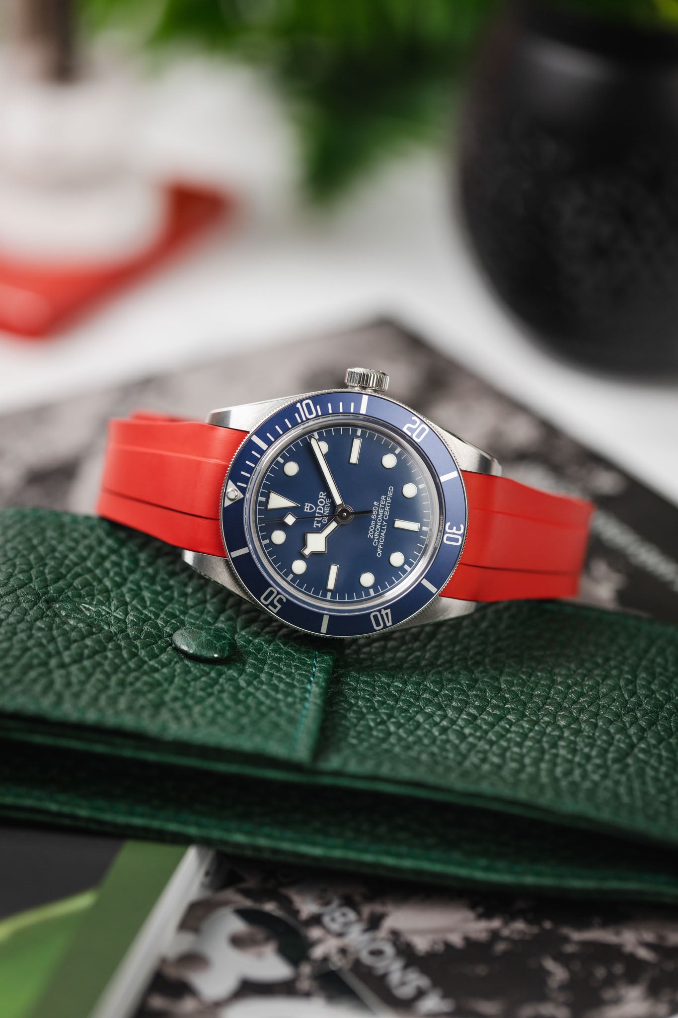 Tudor black bay red nato clearance strap